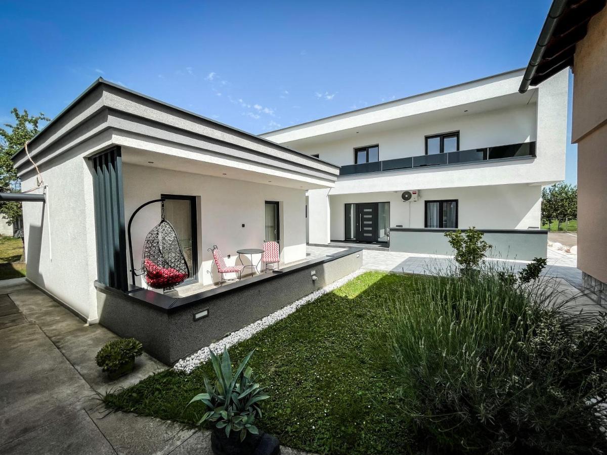 Apartmani Mila Лакташи Экстерьер фото