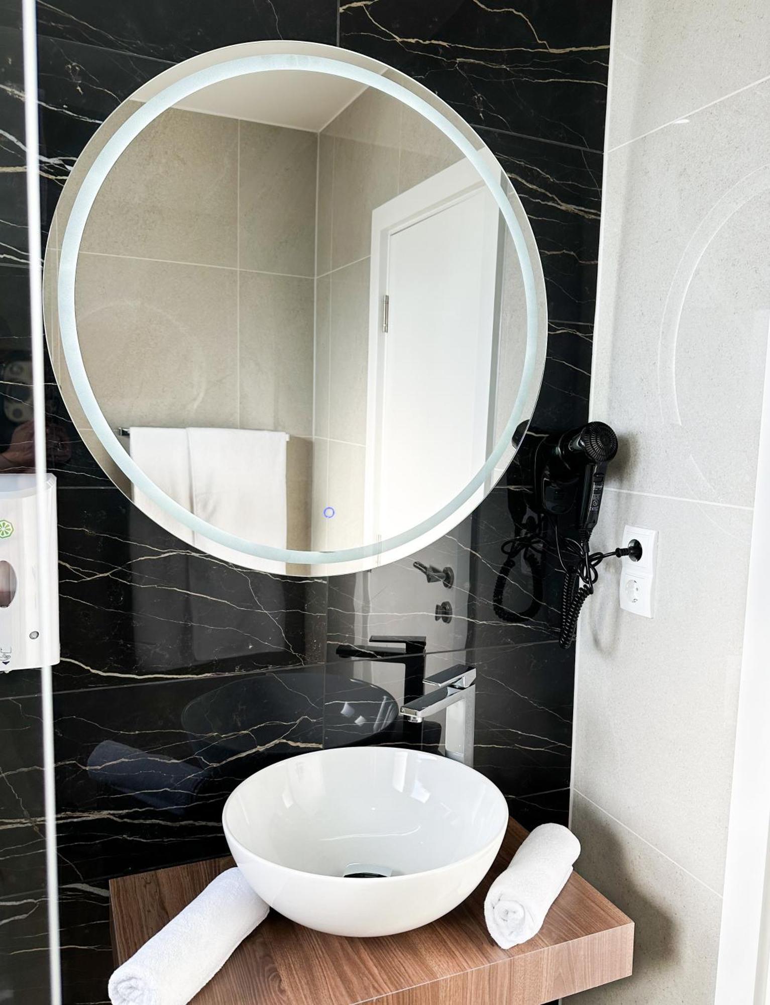 Apartmani Mila Лакташи Экстерьер фото