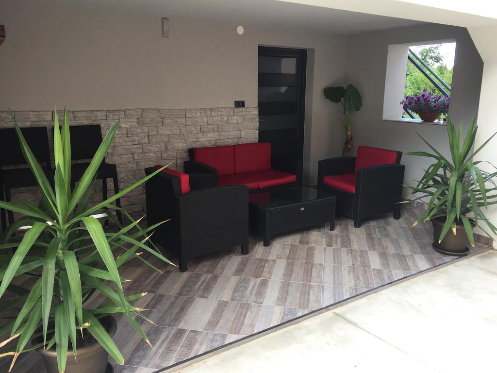 Apartmani Mila Лакташи Экстерьер фото