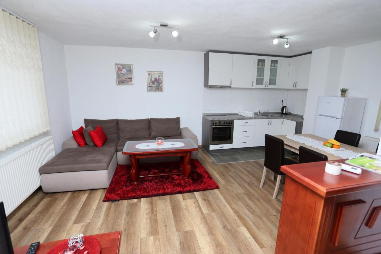 Apartmani Mila Лакташи Экстерьер фото