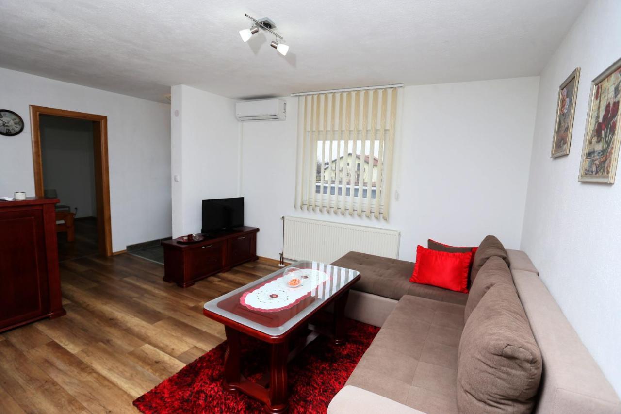 Apartmani Mila Лакташи Экстерьер фото